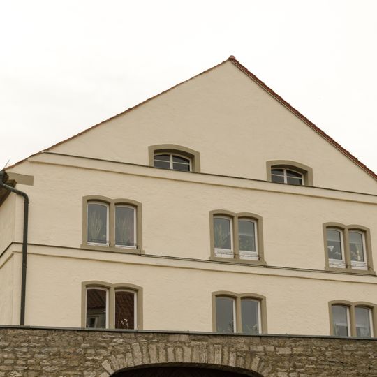 Ehemaliger Zehnthof, dann Franziskanerinnenkloster, jetzt Weingut