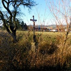 Kříž u cesty na západním okraji Kamenice