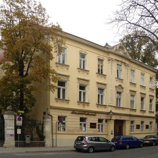 Zellerhof, Baden, Kaiser Franz-Ring 9