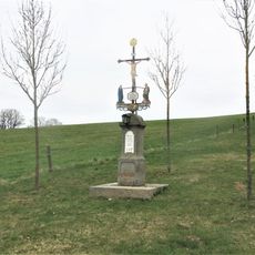 Kříž u hřbitova v Lipové