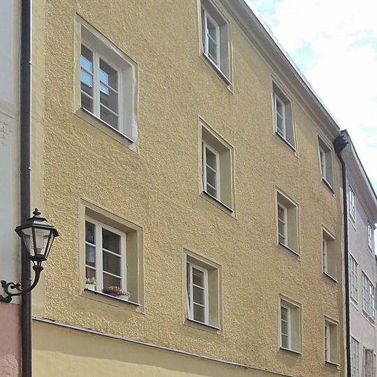 Wohn- und Geschäftshaus