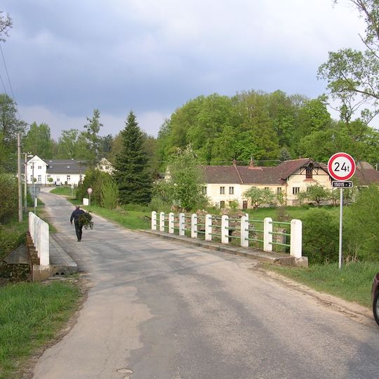 Most silnice III/15015 přes Dračici ve Františkově