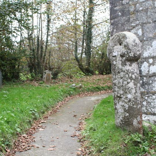 Wayside cross in St Bartholomew's churchyard