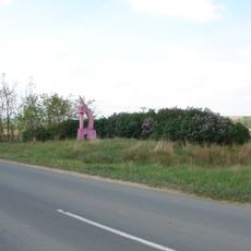 Památník ve tvaru srpu a kladiva v Kupařovicích