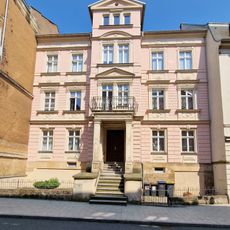 Tenement house in closed development Schandauer Straße 15