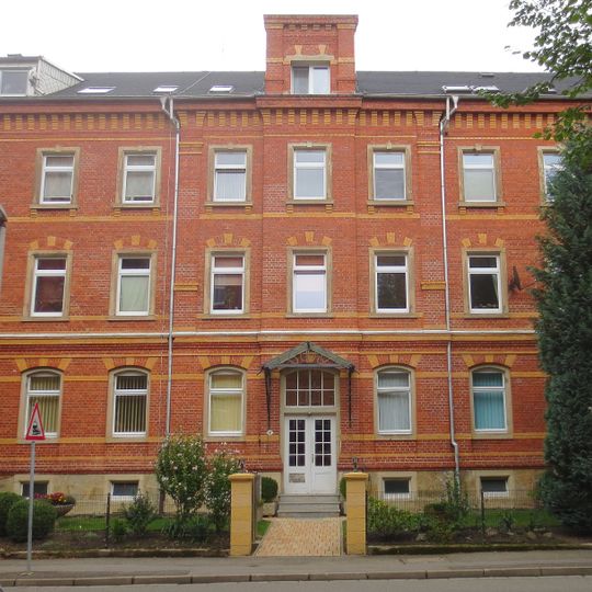 Verwaltungsbau in offener Bebauung und Rückgebäude Schulstraße 41