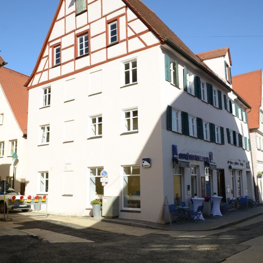 Wohn- und Geschäftshaus