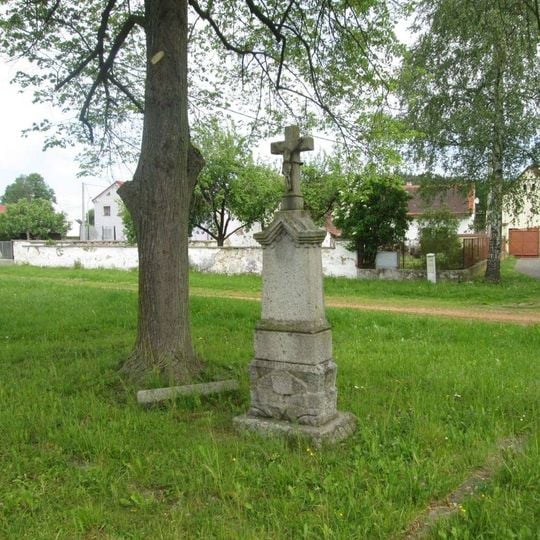 Kříž v severní části Babína