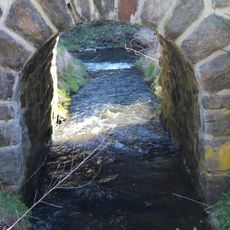 Železniční most přes levé rameno Pramenského potoka