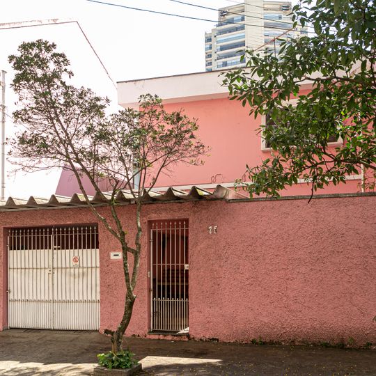 Imóvel à Rua Dona Inácia Uchoa, nº 75