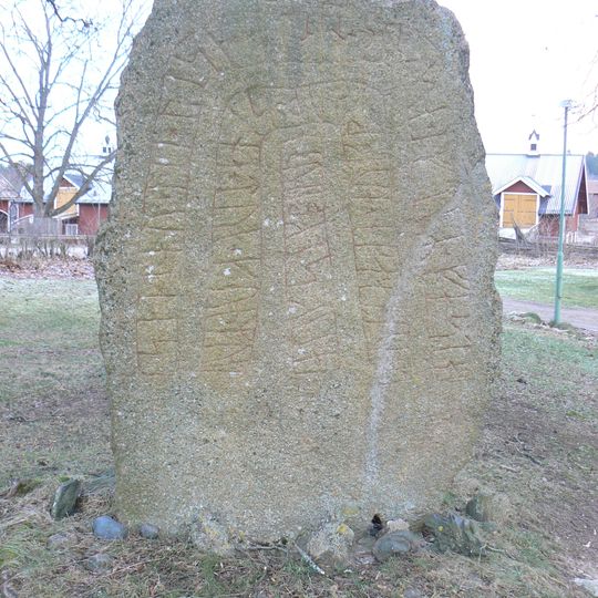 Östergötlands runinskrifter 128