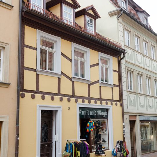 Wohn- und Geschäftshaus