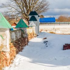 Ограда с воротами (Нижние Прыски)