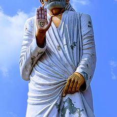 Sai Baba statue in Kondamadugu