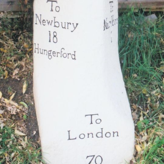Milestone, London Road, W of Roebuck Inn, opp. Stonebridge Lane