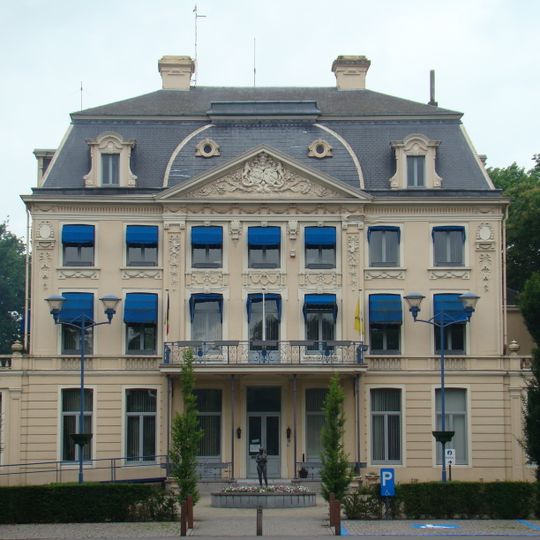 Kasteel Hernieuwenburg
