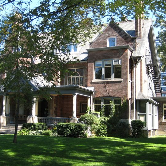 39 Queen's Park Crescent East, Toronto