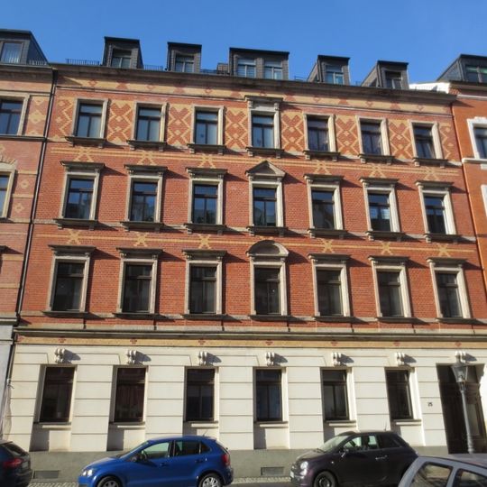 Mietshaus in geschlossener Bebauung Ludwigstraße 25