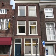 Pand met eenvoudige lijstgevel