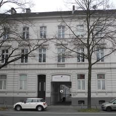 Friedrich-Ebert-Straße 142/144