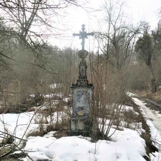 Kříž na jižním okraji Týniště u Zubrnic