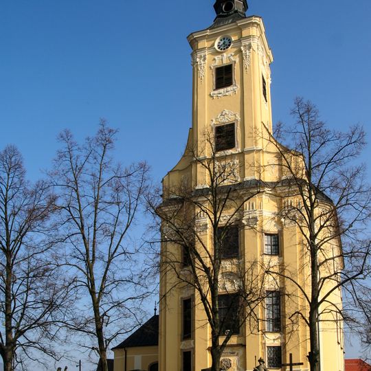 Farský kostol sv. Petra a Pavla, kostol