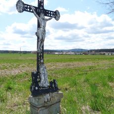 Kříž východně od Dubného u silnice