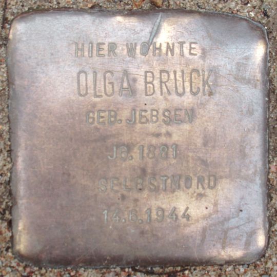 Stolperstein en memoria de Olga Bruck