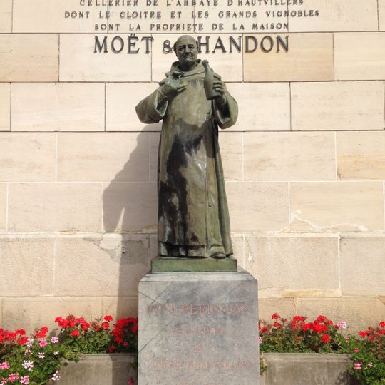 Statue dom Perignon