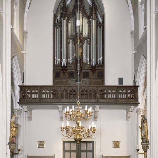 Tweeklaviers orgel met vrij Pedaal in de R.K. Kerk
