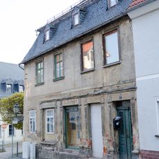 Wohnhaus in Ecklage und geschlossener Bebauung Niedere Kirchgasse 11