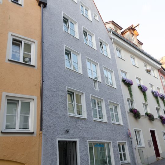 Wohn- und Geschäftshaus