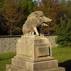 Two boar statues at Pulverstampftor