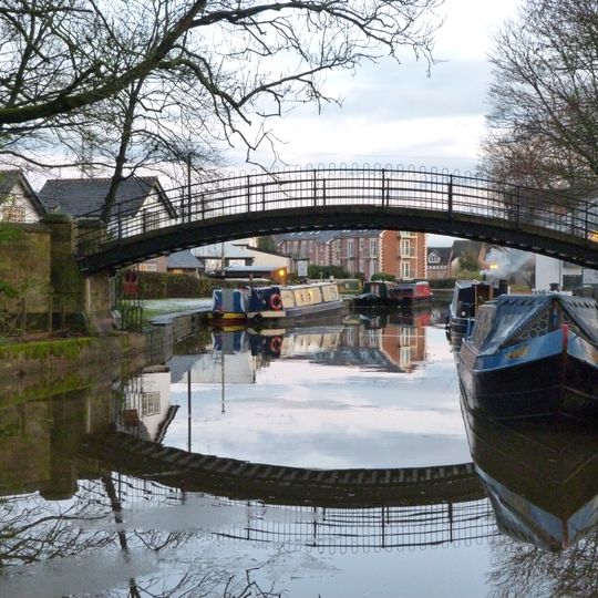 Bridgewater Canal Footbridge between Barton Road and The Green