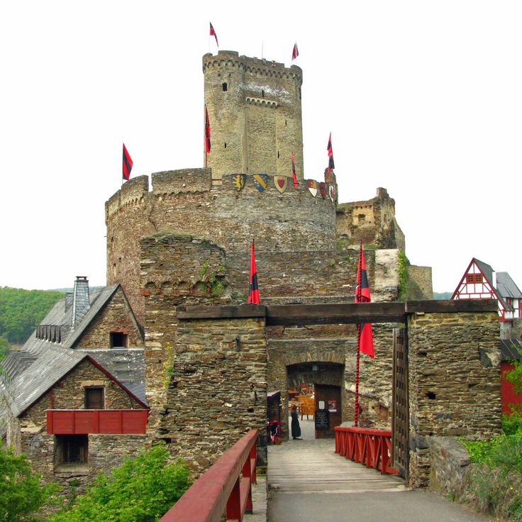 Ehrenburg Castle