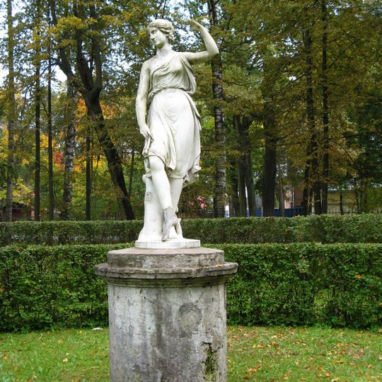Dancing Girl statue in Pavlovsk Park
