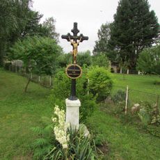 Kříž na jižním okraji Zachotína u odbočky na Častonín