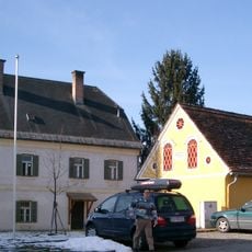 Ehem. Pfarrhof und Wirtschaftsgebäude