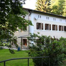 Haus Rödertal (ehemals); Sogenannte Knochenstampe; Wohnhaus im Schweizerhausstil Schloßstraße 20