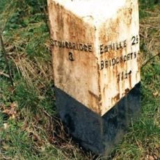 Milepost, top of Stourton Bank