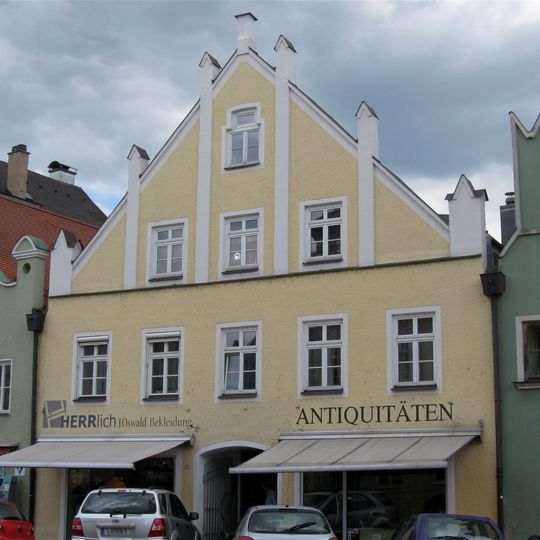 Wohn- und Geschäftshaus