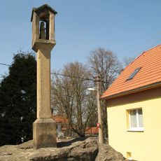 Boží muka se sochou svatého Rocha