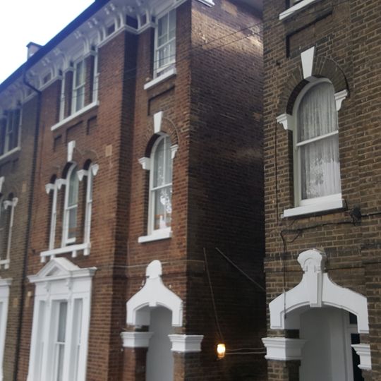 9-20, Mornington Grove E3