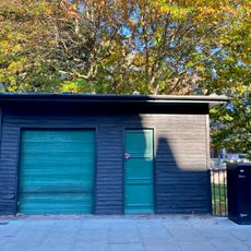 The Wharrie Cabmans Shelter