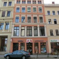 Wohnhaus in geschlossener Bebauung, mit Laden An der Frauenkirche 2