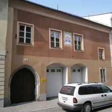 Bürgerhaus mit Teil der inneren Stadtmauer und Zwinger