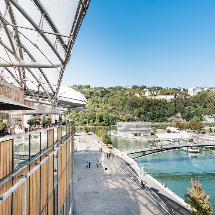 Pôle de Commerces et de Loisirs Confluence