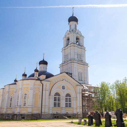 Всехсвятская церковь с колокольней