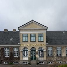 Schleswiger Straße 1, Apotheke