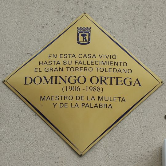 Commemorative plaque to Domingo Ortega